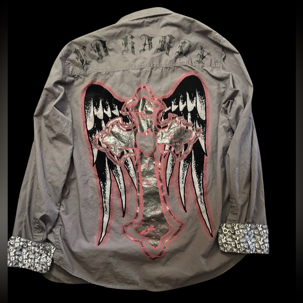 Ed Hardy vintage button down with velvet accents. New. Unisex.